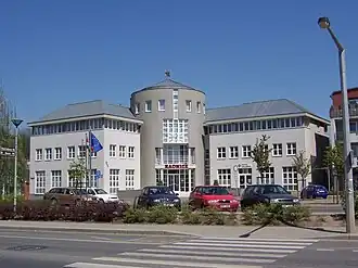 Úřad městské části Praha 22 na Novém náměstí v Uhříněvsi