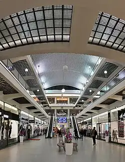 Nákupní část pasáže