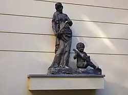 Sousoší na budově první české vzájemné pojišťovny ve Spálené ul. v Praze