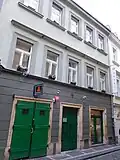 Dům U tří zlatých štiček, Praha Vejvodova 8a