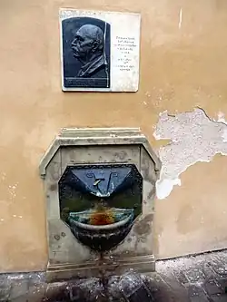 Bülowův pramen s pamětní deskou