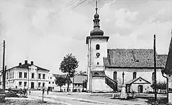 Kostel na pohlednici z roku 1925