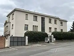 Pohled na Preissovu vilu z ulice U Mrázovky