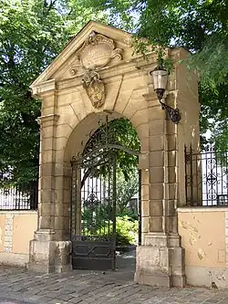 Kamenná brána Proboštského paláce