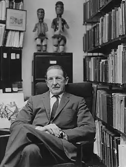 Profesor Sir Raymond Firth