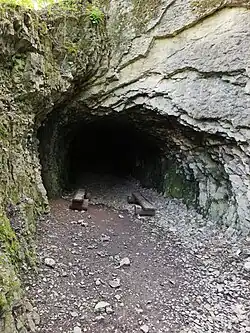 Vstup od bývalých pecí, resp. od dětského hřiště