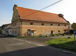 Prostřední Lhota, sýpka.jpg