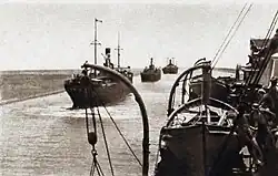 Průjezd transportní lodi s československými legionáři Suezským průplavem (cca 1919–1920)