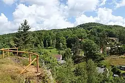 Pohled na Horní Prysk, v pozadí Ovčácký vrch