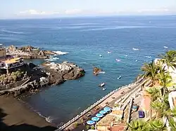 Jedna z pláží v Puerto de Santiago