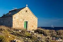 Kaple Punta Planka nacházející se jižně od Ražanje