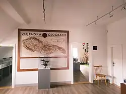 Pohled na expozici Vojenské geografie v Rýdlově vile