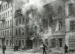 Jedna z ulic po německém bombardování, Leningrad, 1. ledna 1942