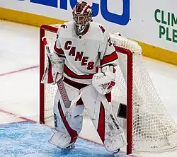 Antti Raanta v dresu Carolina Hurricanes.