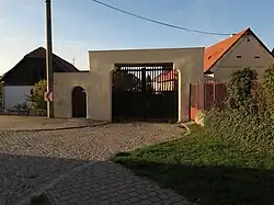 Radčice, zemědělský dvůr čp.12.jpg