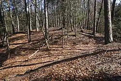 Vnitřní příkop mezi předhradím a hradním jádrem