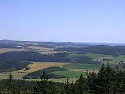 Výhled z Radče severovýchodním směrem ke Zbirohu