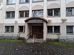 Vchod do budovy (2023)