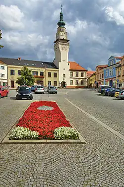 Náměstí s radnicí