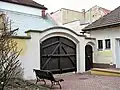 Postranní vchod do dvora z Panské ulice