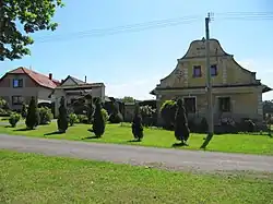 Statky na návsi v Radvanicích