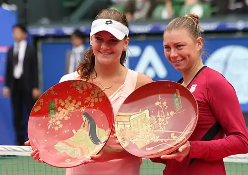 Agnieszka Radwańská a Věra Zvonarevová