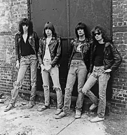 Ramones roku 1977 Zleva: Joey Ramone, Johnny Ramone, Dee Dee Ramone a Tommy Ramone