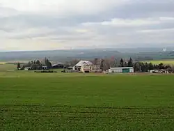 Letiště od kopce Raná