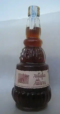 Láhev francouzské ratafie