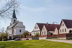 Domy s kostelem sv. Bartoloměje (2019)