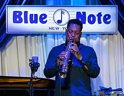 Ravi Coltrane koncertuje v newyorském klubu Blue Note, 2023