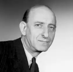 Raymond Aron (1956)