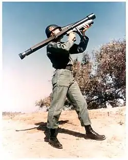 Voják cílí FIM-43 Redeye