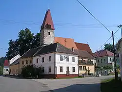 Bývalý farní kostel sv. Ondřeje v Rychnově nad Malší.