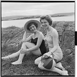 Reklama na plavky, 1954