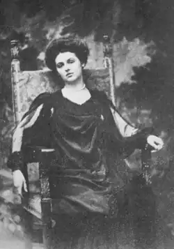 Renée Vivienová (1905)