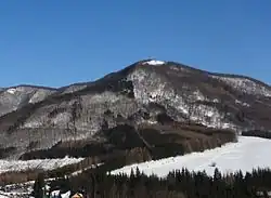 Reváň (vpravo) a Kľak