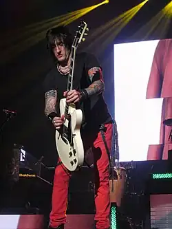 Richard Fortus v roce 2013.