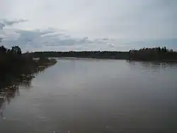 Rozvodněná řeka u města Jenisejsk