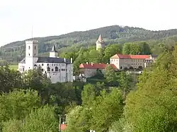 Rožmberk nad Vltavou, od jihozápadu, hrad.jpg