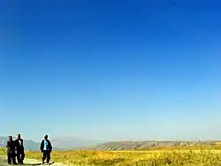 Silnice a pole v Batkenu