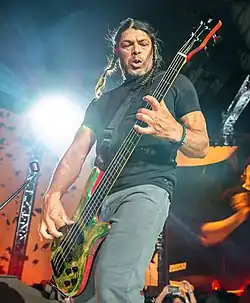 Robert Trujillo v roce 2017