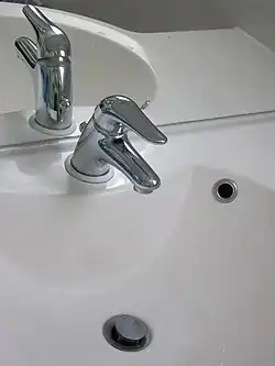 Příklad umyvadlové pákové baterie