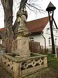 Robousy Dvorce , socha svatého Jana Nepomuckého.jpg