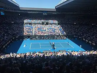 Rod Laver Arena, čtvrtfinále dvouhry mezi Alexandrem Zverevem a Stanem Wawrinkou
