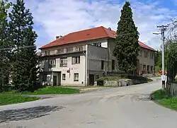 Restaurace, obchod, obecní úřad a mateřská škola