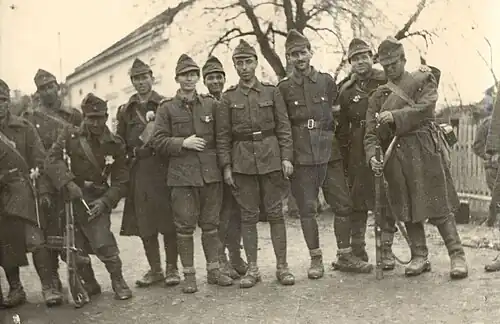 Rumunští vojáci při osvobození města