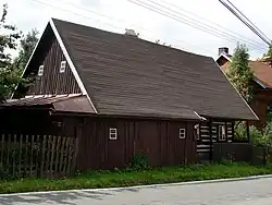 Roubenka čp. 47 v centru vesnice