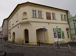 Roudnice nad Labem - Karlovo náměstí 38 (3).JPG