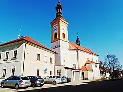 Rousínov, kostel (2).jpg